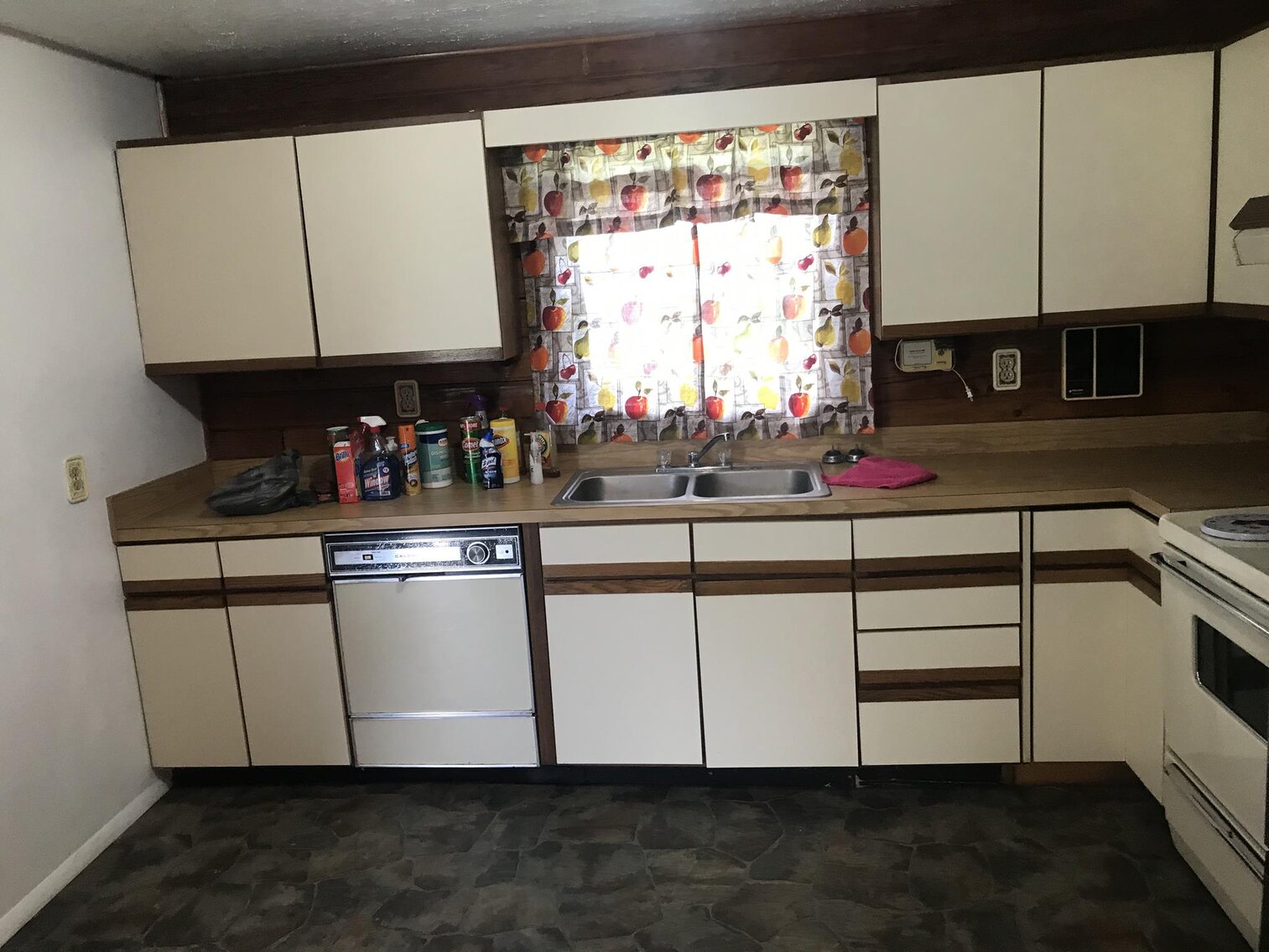 Image for SOLD $118,250 - 4 Bedroom Log Home in Eleanor