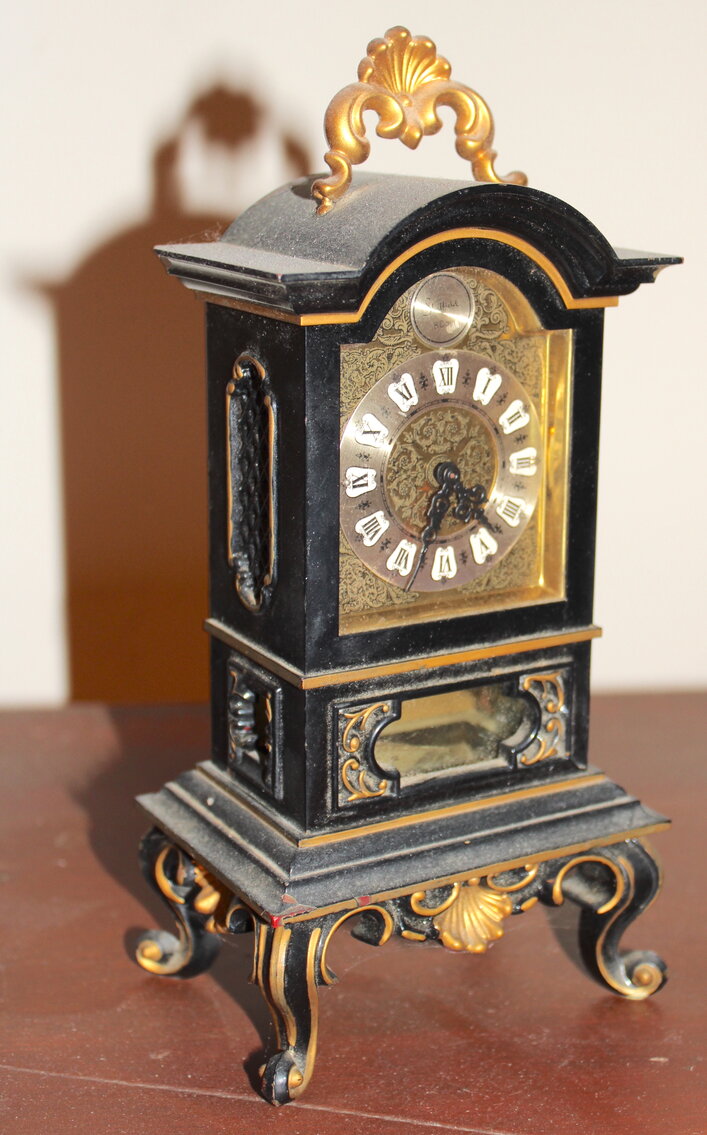 Image for VINTAGE TIME CAPSULE LIVING ESTATE AUCTION