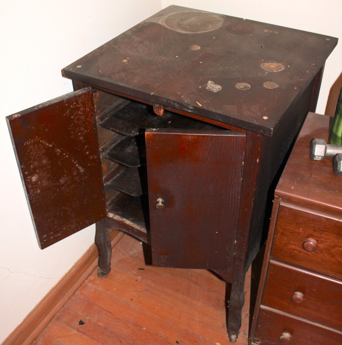 Image for VINTAGE TIME CAPSULE LIVING ESTATE AUCTION