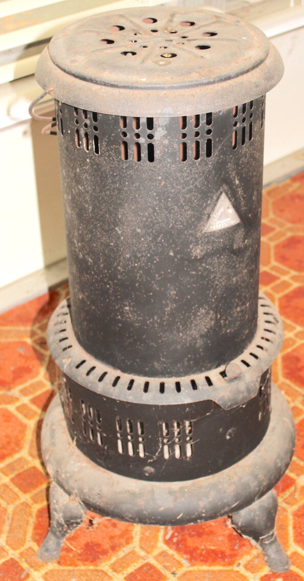 Image for VINTAGE TIME CAPSULE LIVING ESTATE AUCTION