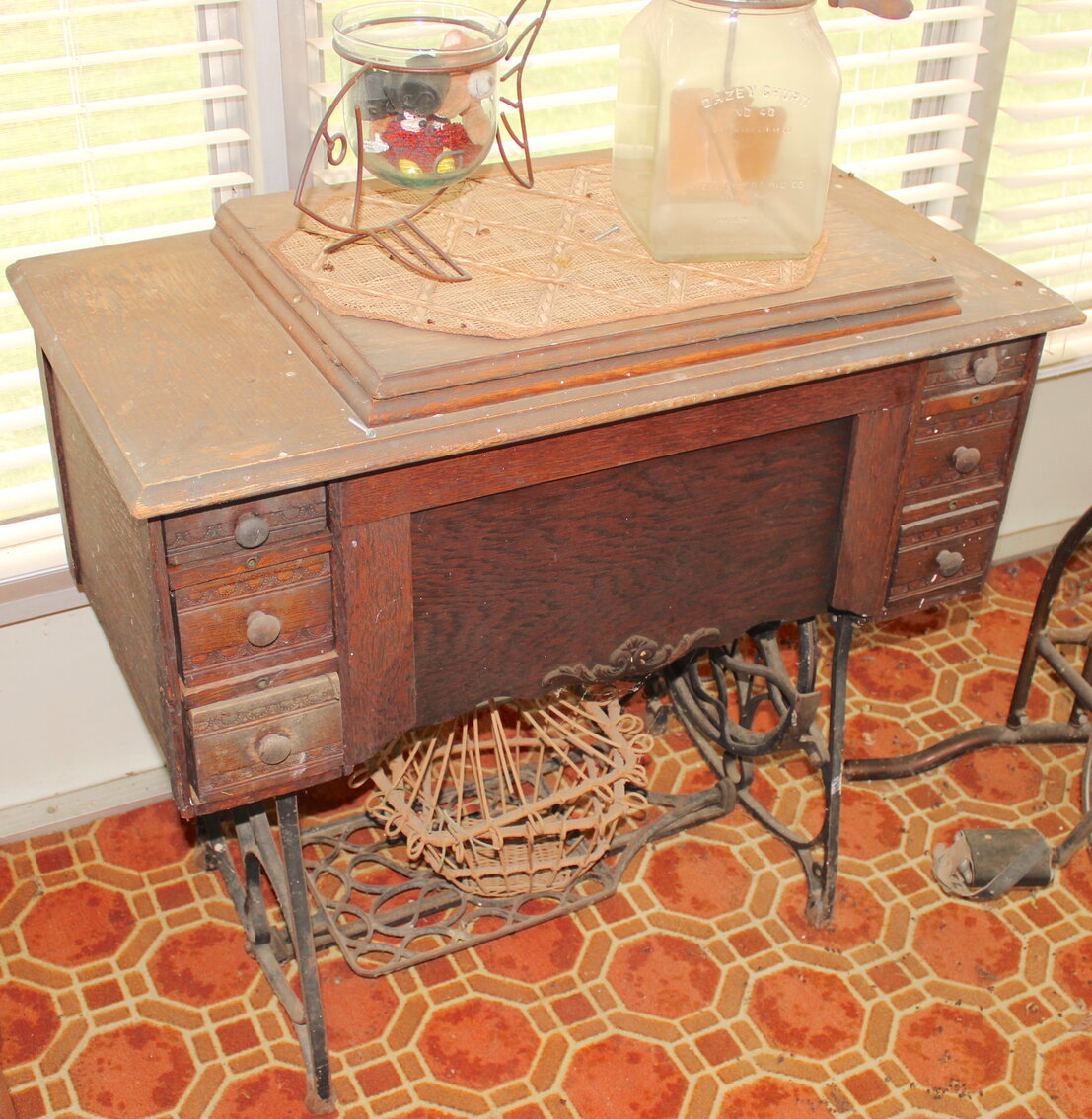 Image for VINTAGE TIME CAPSULE LIVING ESTATE AUCTION