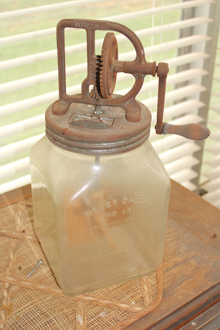 Image for VINTAGE TIME CAPSULE LIVING ESTATE AUCTION