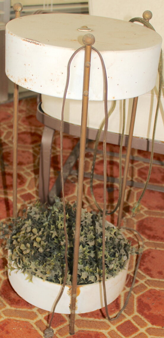 Image for VINTAGE TIME CAPSULE LIVING ESTATE AUCTION