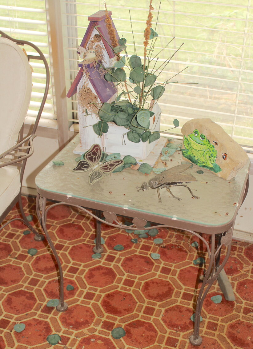 Image for VINTAGE TIME CAPSULE LIVING ESTATE AUCTION