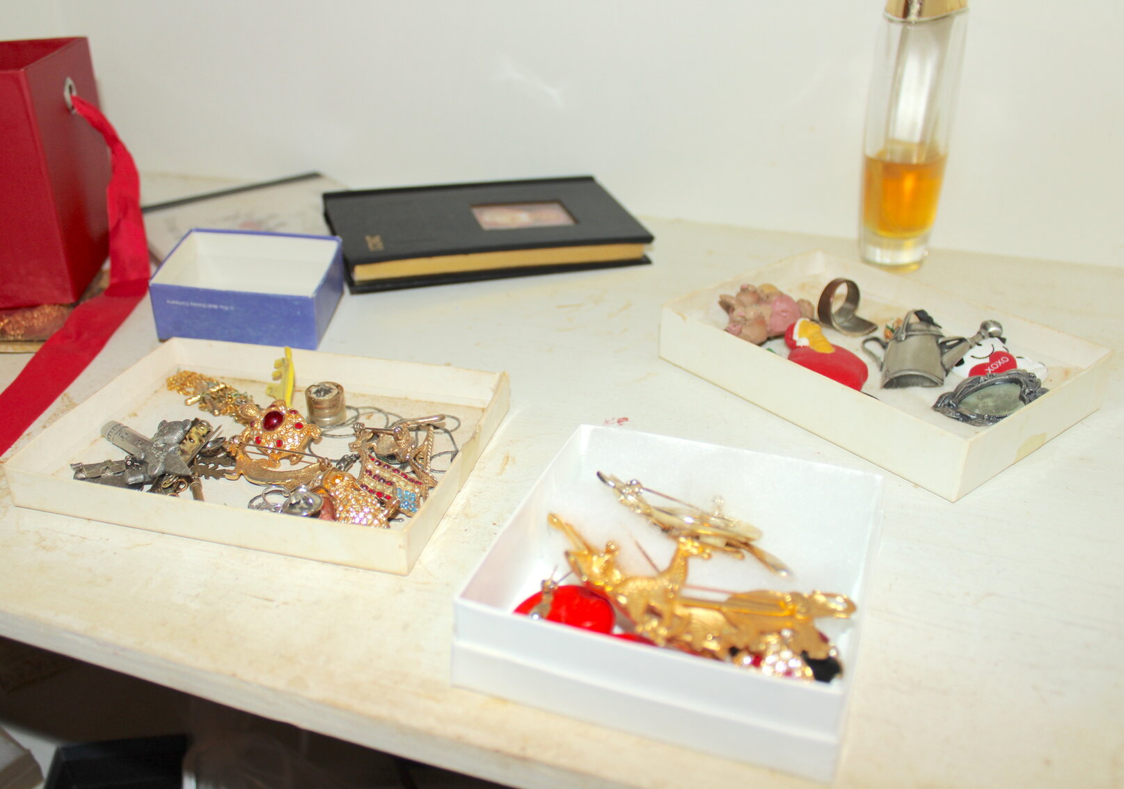 Image for VINTAGE TIME CAPSULE LIVING ESTATE AUCTION