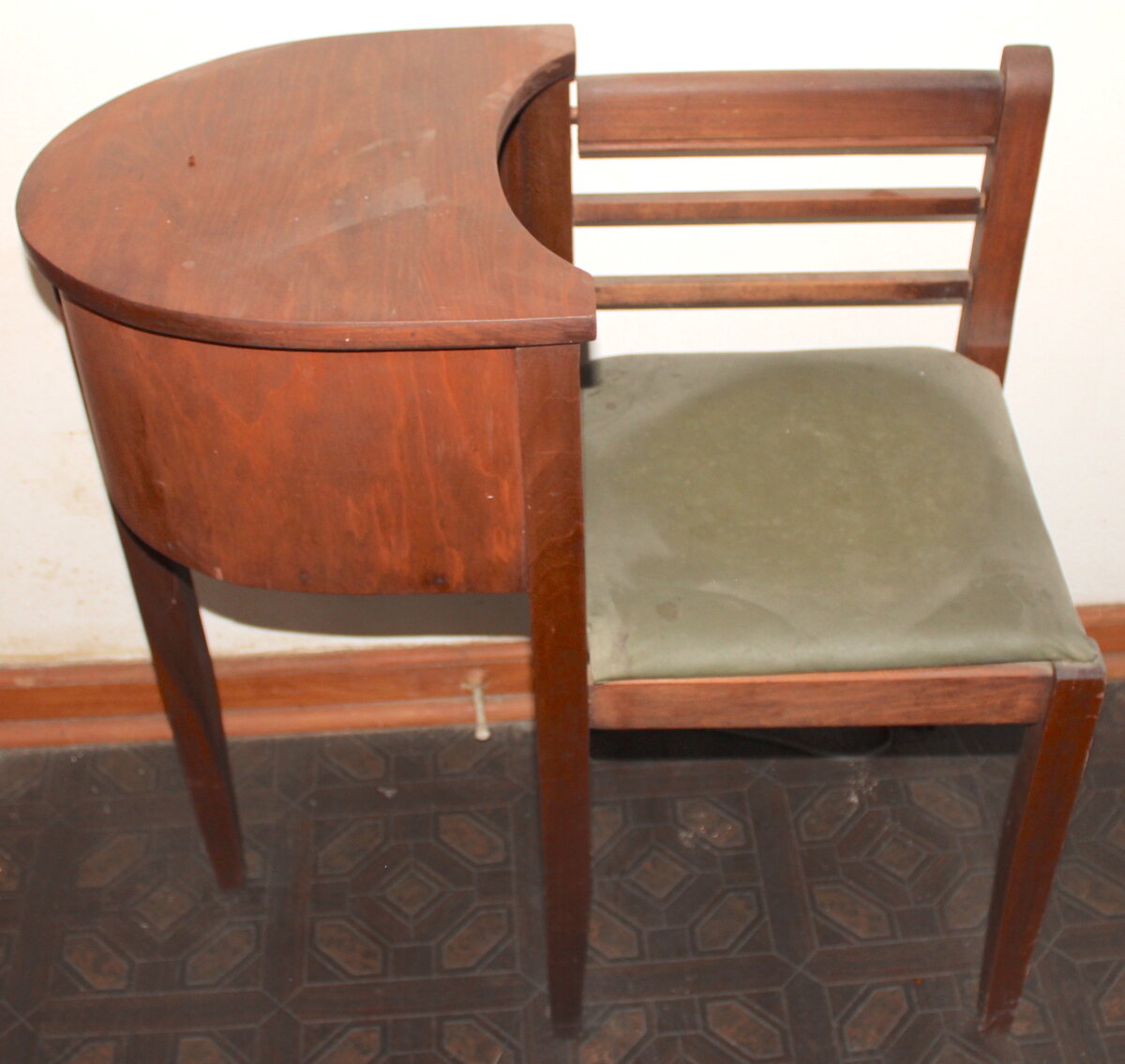 Image for VINTAGE TIME CAPSULE LIVING ESTATE AUCTION