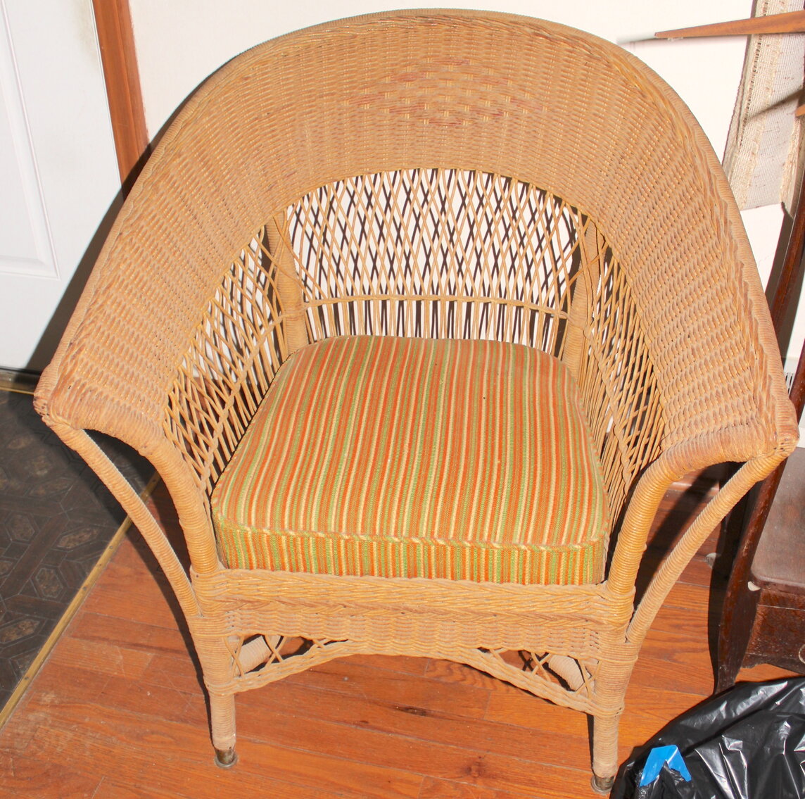 Image for VINTAGE TIME CAPSULE LIVING ESTATE AUCTION