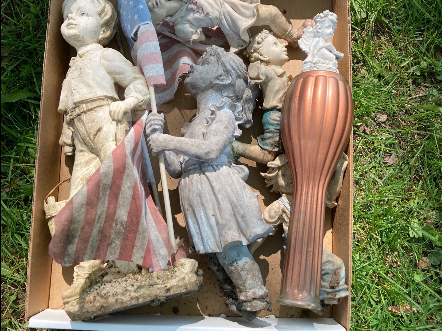 Boys And Girls Yard Figurines 
