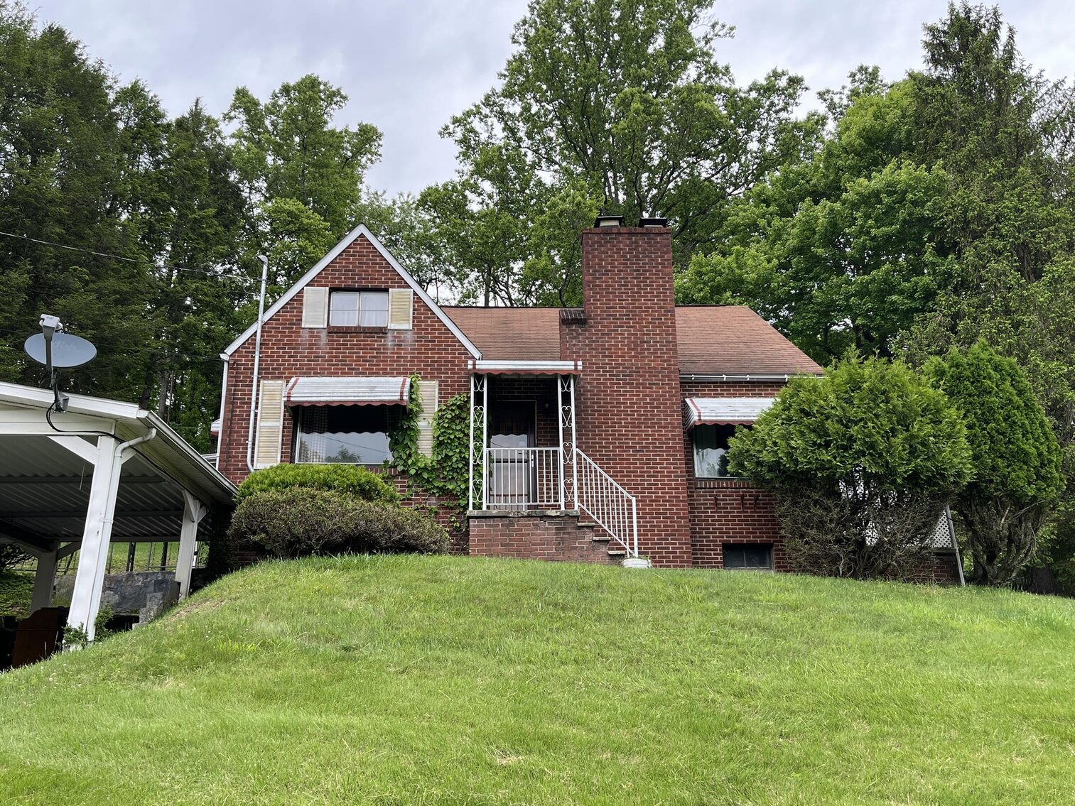 Image for SOLD $129,250 - 4 Bedroom Brick Home in Fairmont