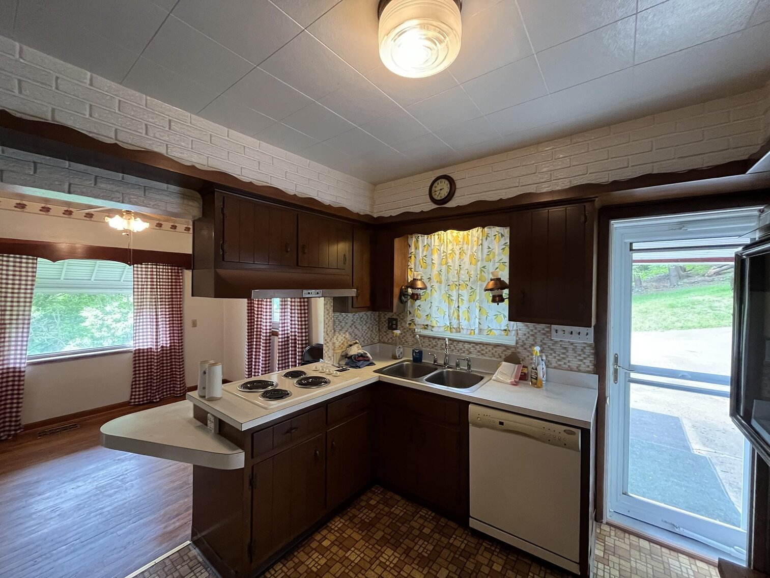 Image for SOLD $129,250 - 4 Bedroom Brick Home in Fairmont