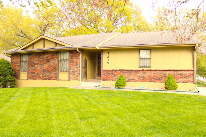 Image for REAL ESTATE & PERSONAL PROPERTY AUCTION