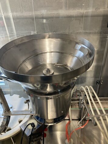 Image for ***SOLD*** MJK1585 Shanghai Yanban Automatic 4 Head High Speed Filler /Capper (Machine tag is blank) 