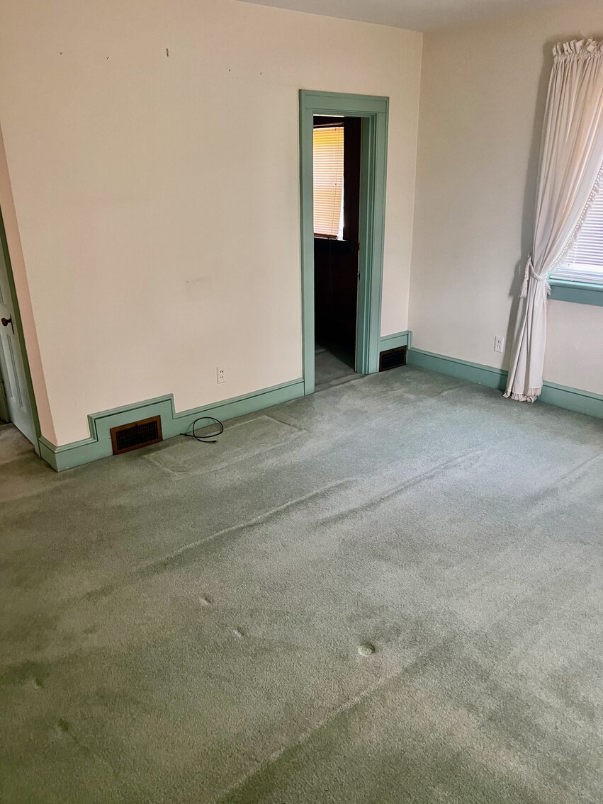 Image for 4 BR/3.5 BA Home on 2 +/- Acres Fronting Rt. 301 in Port Royal, VA--SELLING to the HIGHEST BIDDER!!