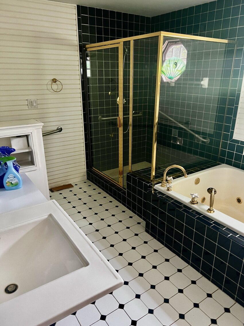 Image for 4 BR/3.5 BA Home on 2 +/- Acres Fronting Rt. 301 in Port Royal, VA--SELLING to the HIGHEST BIDDER!!