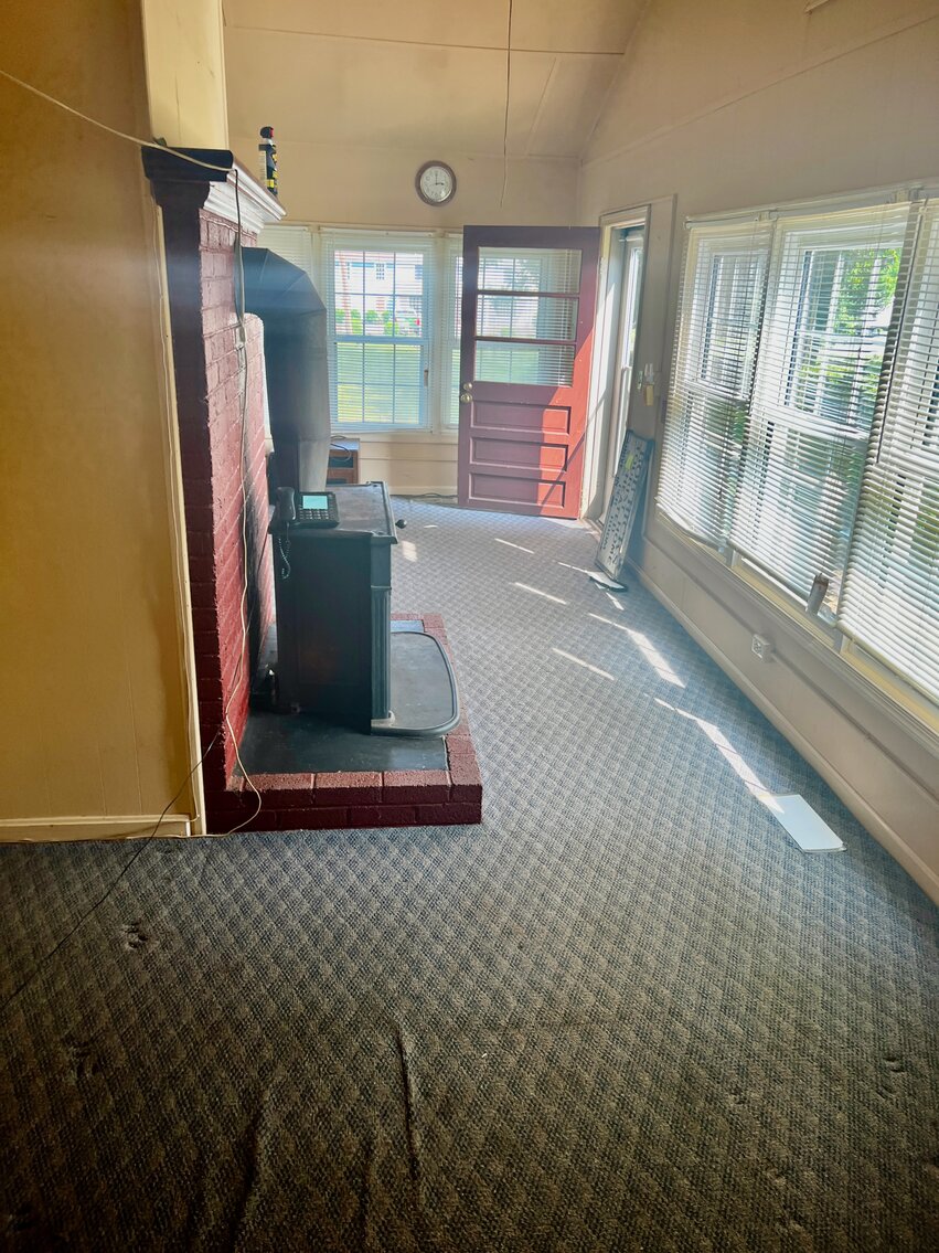 Image for 4 BR/3.5 BA Home on 2 +/- Acres Fronting Rt. 301 in Port Royal, VA--SELLING to the HIGHEST BIDDER!!