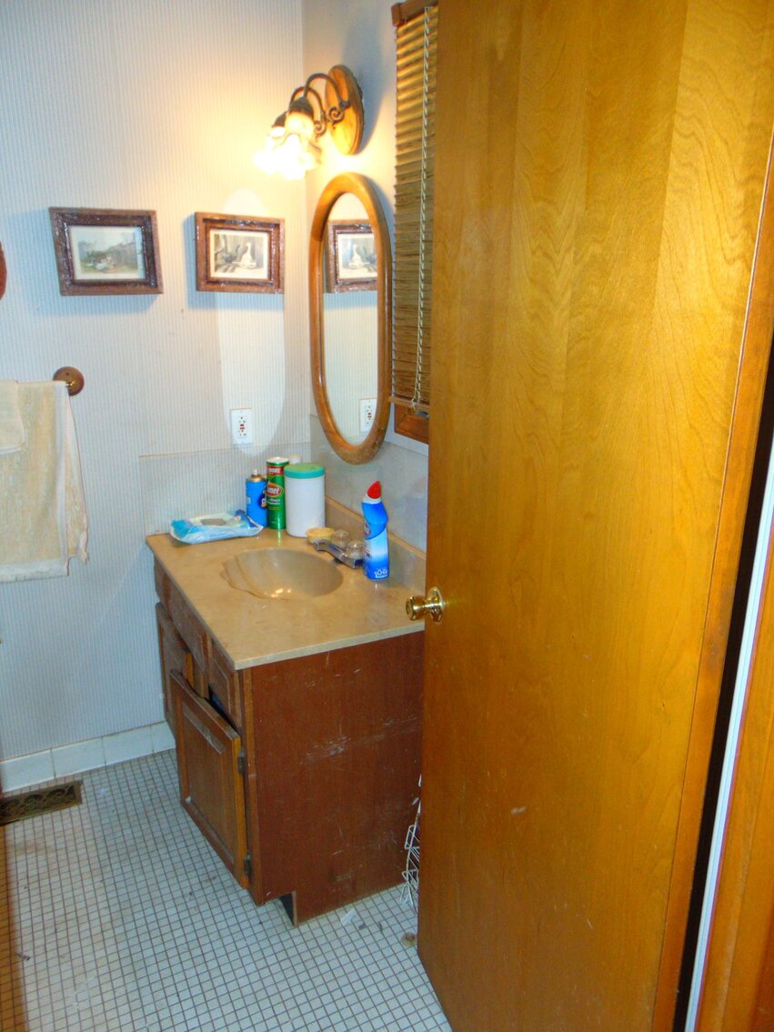 Image for Estate Auction 7 acres on Morris Road - Lewis County - House & 7.3 acres