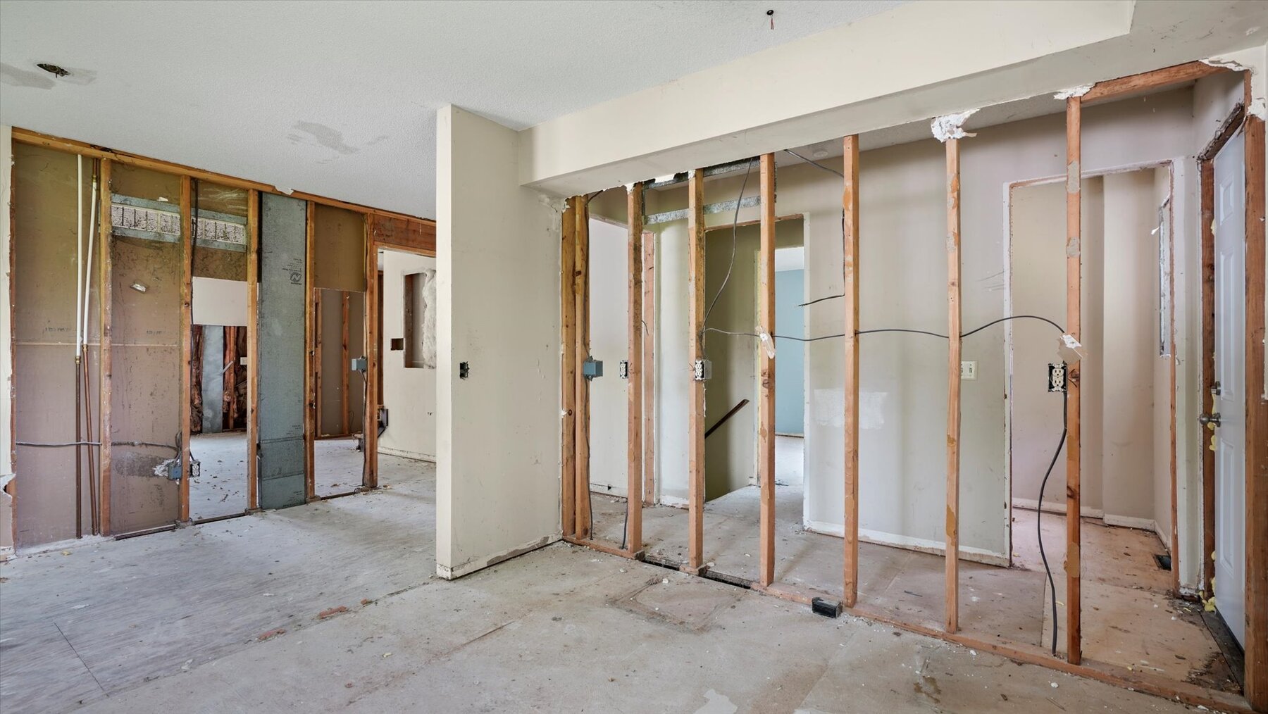 Image for SOLD - 102 - 104 W 4th St. Kearney Investment Property & Duplex Rehab Opportunity