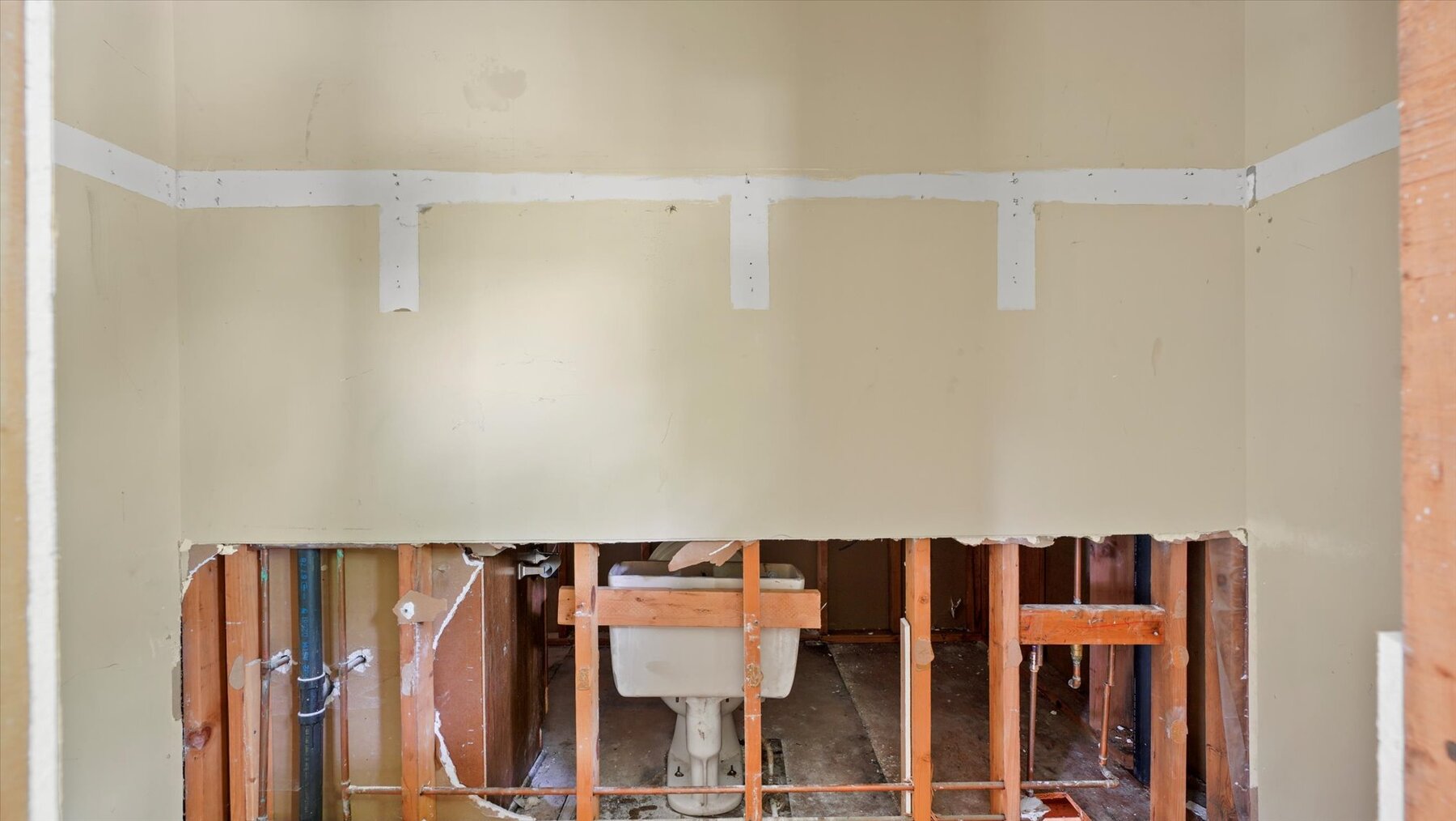 Image for SOLD - 102 - 104 W 4th St. Kearney Investment Property & Duplex Rehab Opportunity