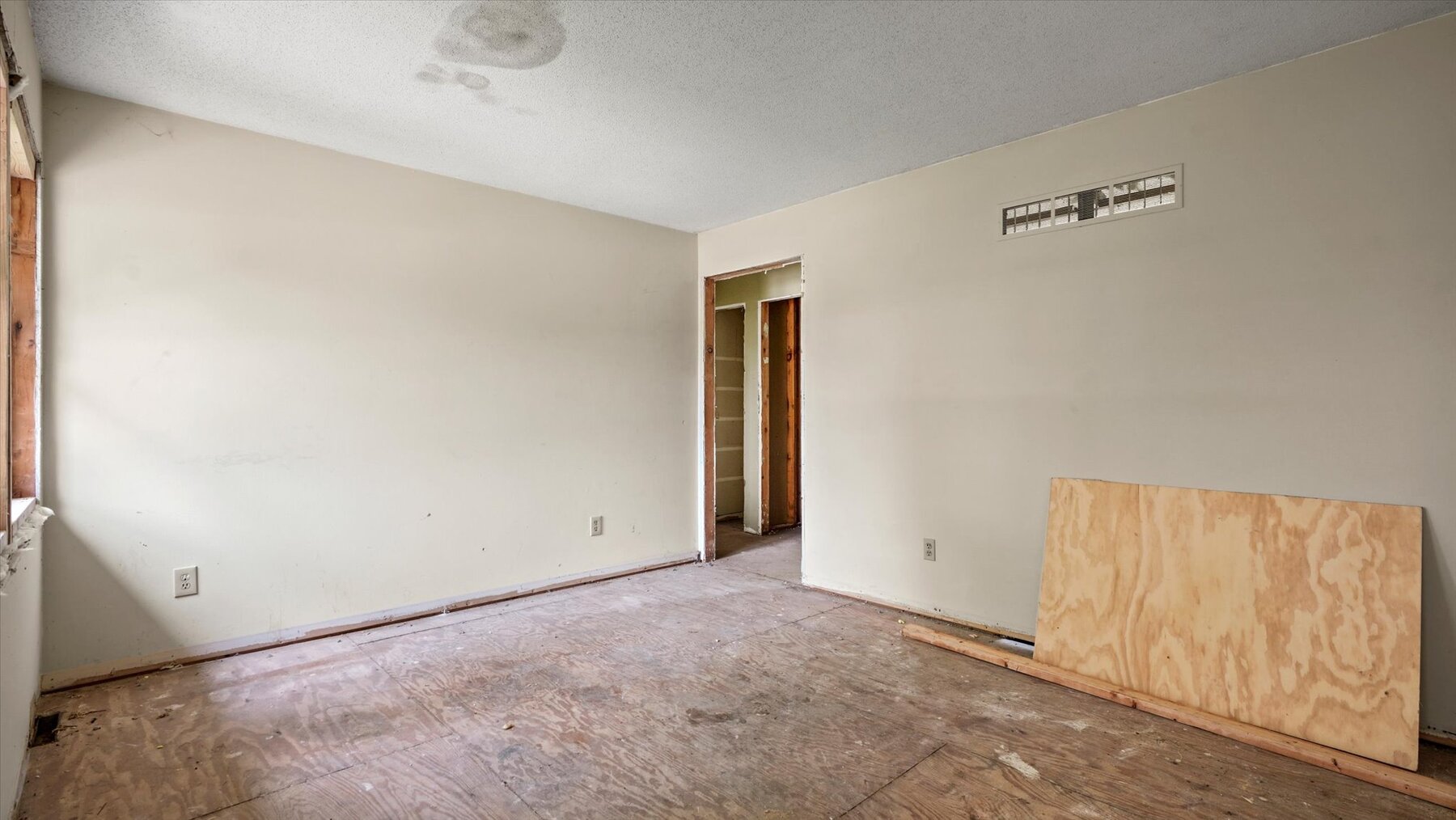 Image for SOLD - 102 - 104 W 4th St. Kearney Investment Property & Duplex Rehab Opportunity