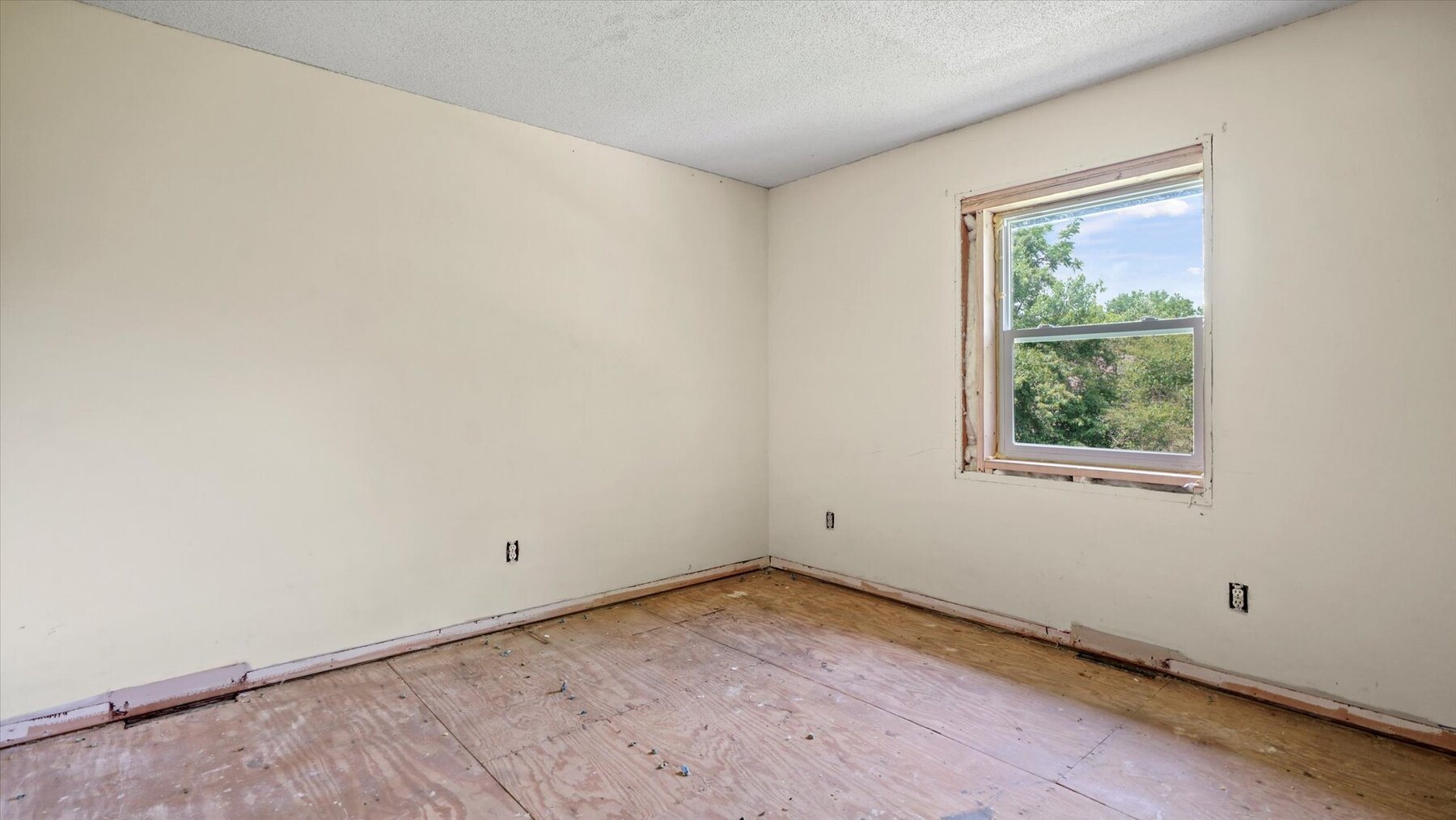 Image for SOLD - 102 - 104 W 4th St. Kearney Investment Property & Duplex Rehab Opportunity