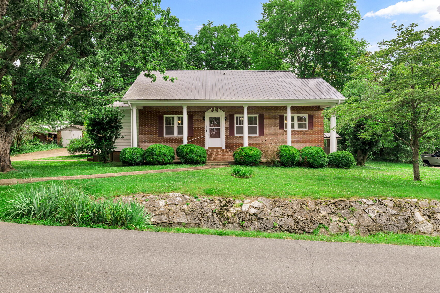 Image for Downtown Centerville - W. Swan Estate / 2,352 sq ft - 4BR's 2BA's