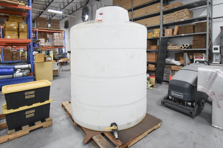 Image for ***SOLD***MJK1610 1000 Gallon Vertical Plastic Holding Tank.