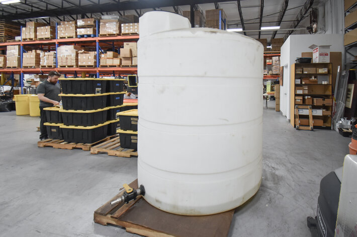 Image for ***SOLD***MJK1610 1000 Gallon Vertical Plastic Holding Tank.