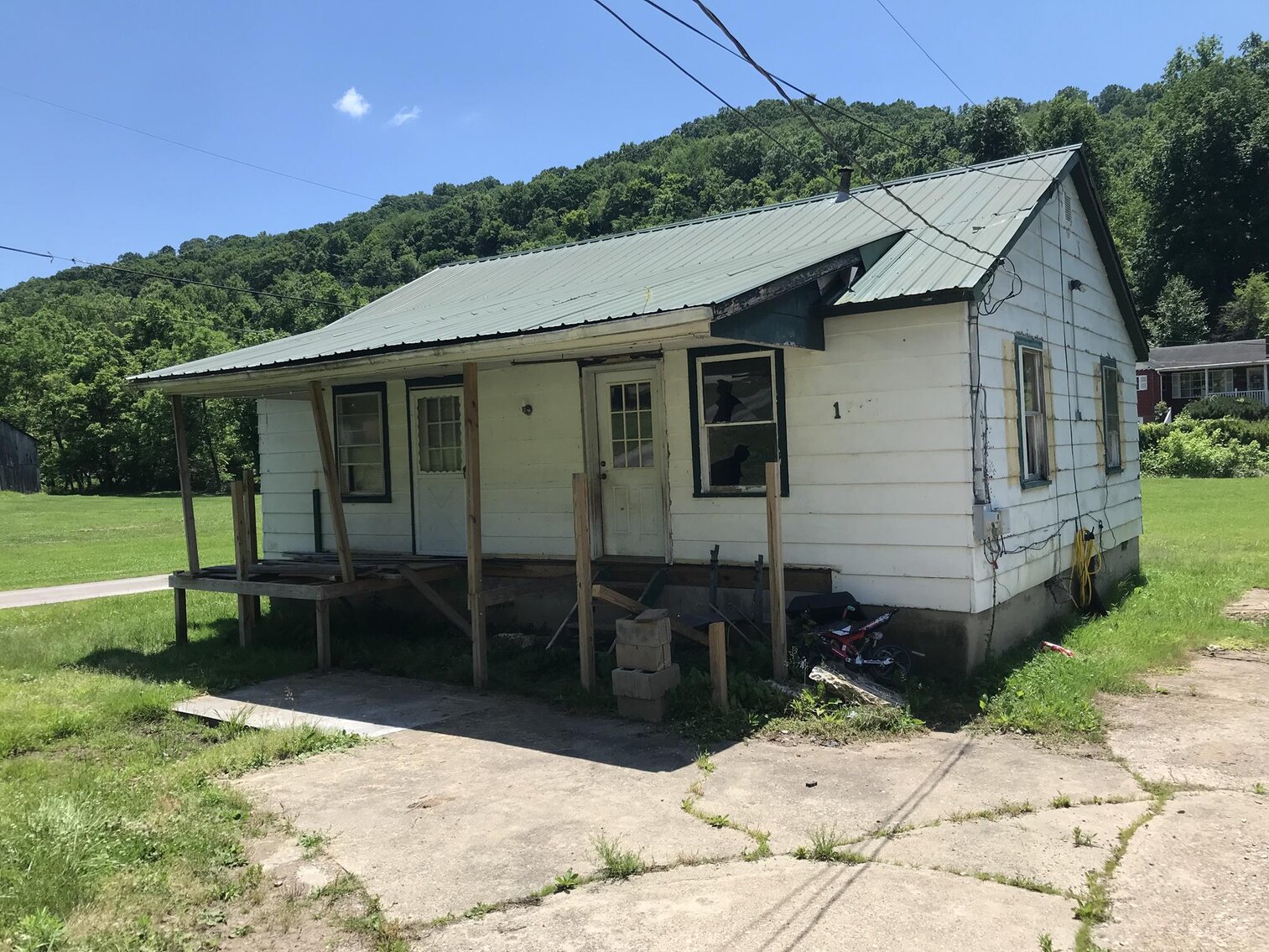 Image for SOLD - 2 Homes in Nitro Selling to the Highest Bidder