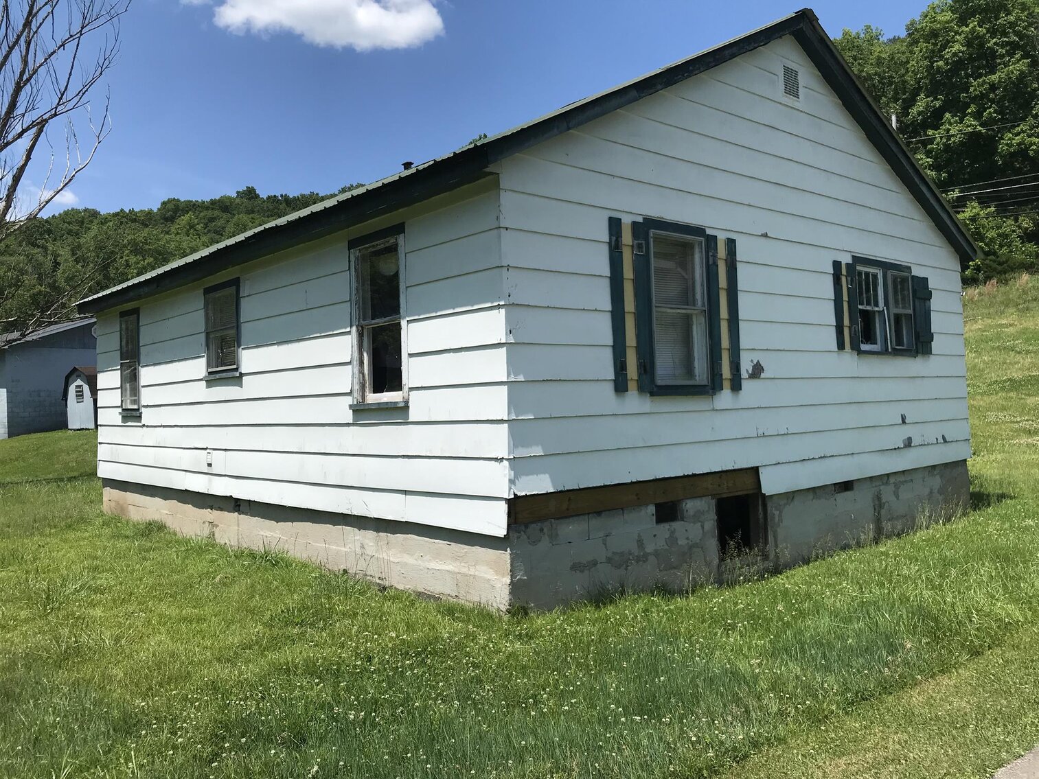 Image for SOLD - 2 Homes in Nitro Selling to the Highest Bidder