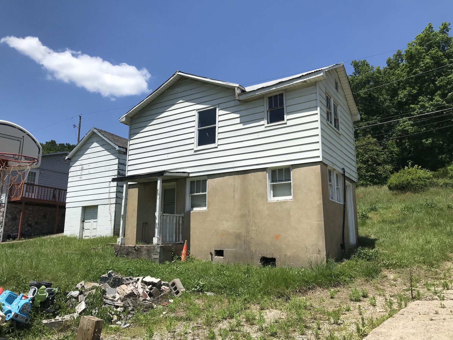 Image for SOLD - 2 Homes in Nitro Selling to the Highest Bidder