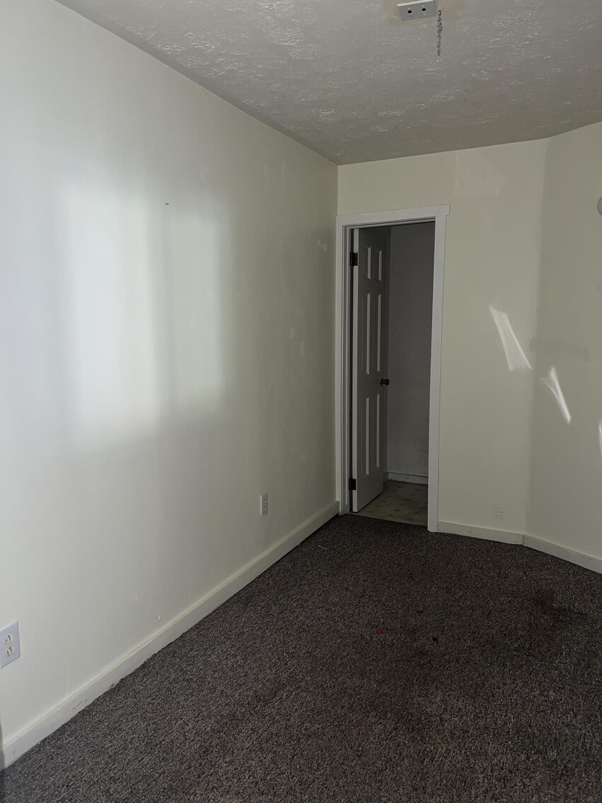 Image for SOLD $143,000 - Commercial Building with Apartments on MacCorkle Avenue