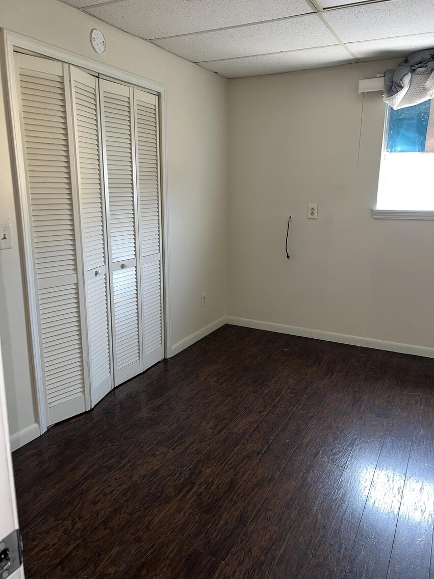 Image for SOLD $143,000 - Commercial Building with Apartments on MacCorkle Avenue