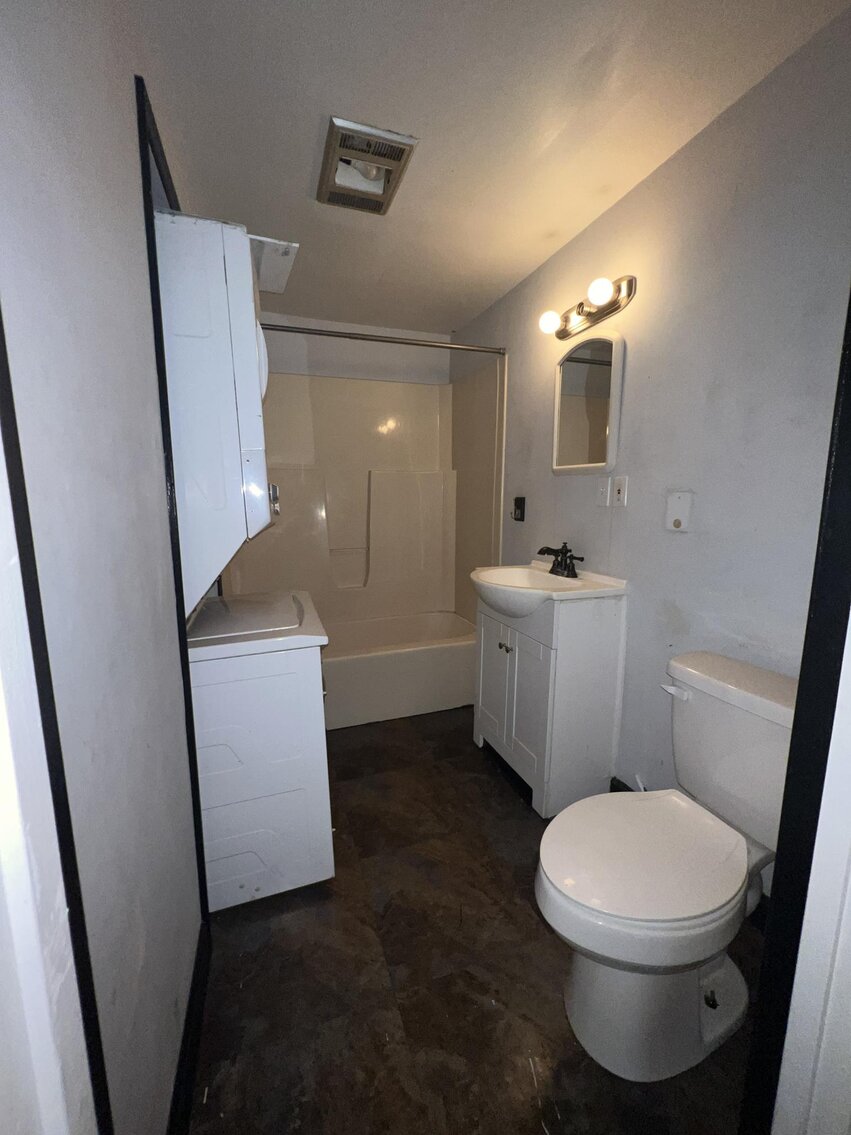 Image for SOLD $143,000 - Commercial Building with Apartments on MacCorkle Avenue