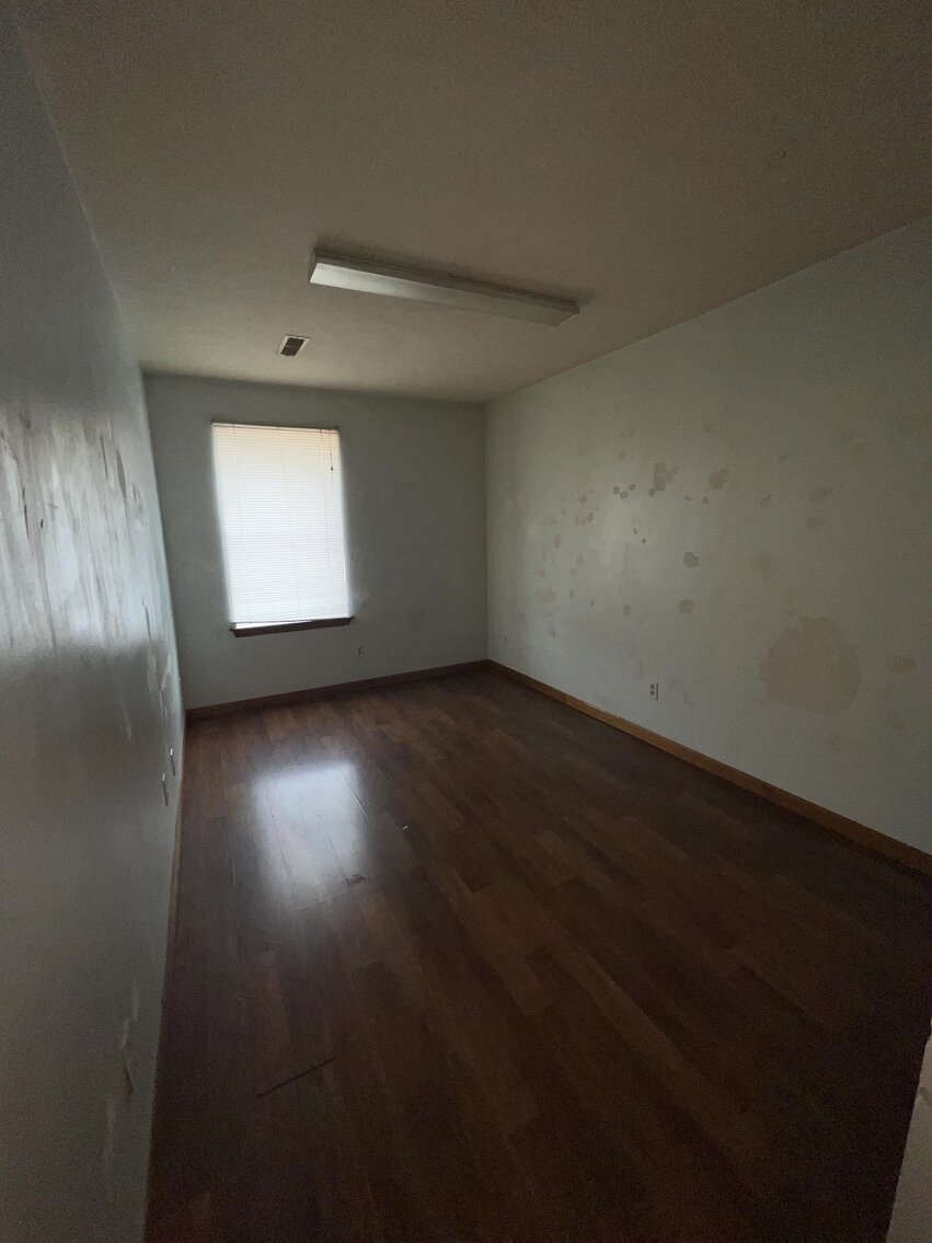 Image for SOLD $143,000 - Commercial Building with Apartments on MacCorkle Avenue