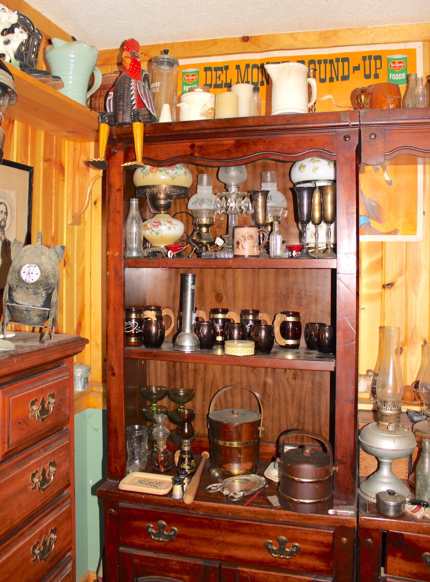 Image for LIVING ESTATE AUCTION