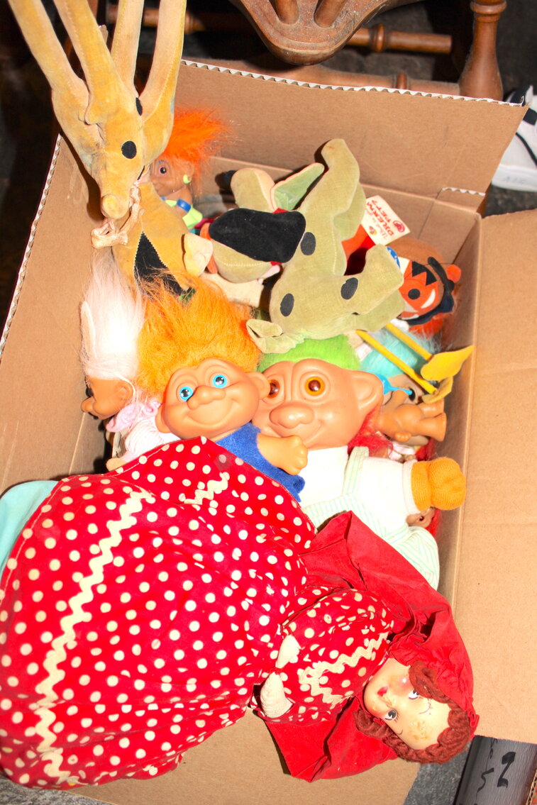 Image for LIVING ESTATE AUCTION