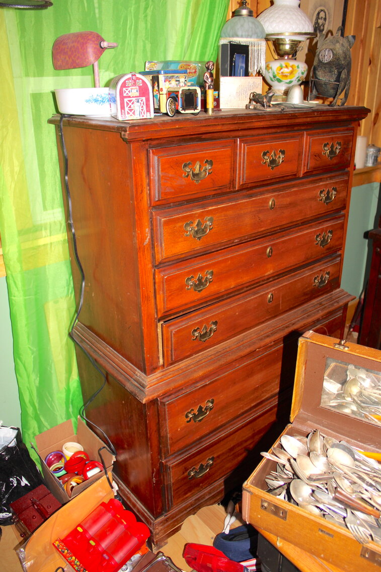 Image for LIVING ESTATE AUCTION