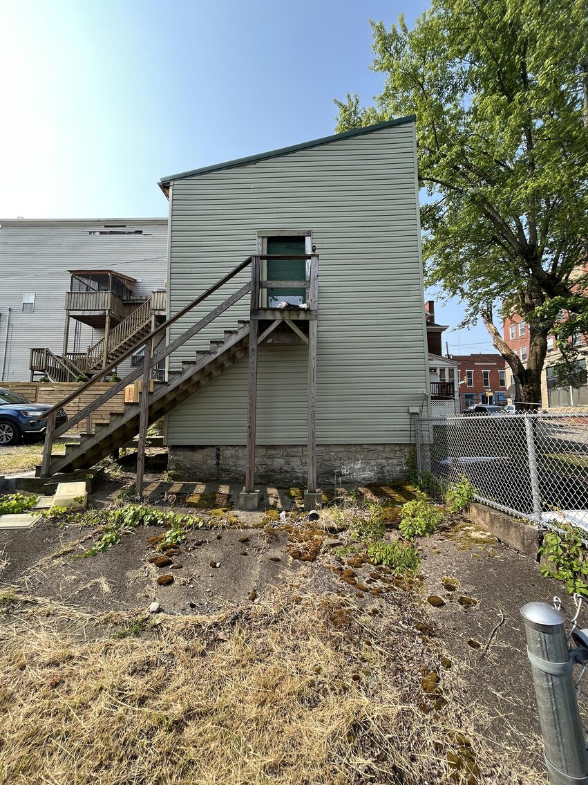 Image for SOLD $83,600 - Spacious Commercial Building in Downtown Waynesburg