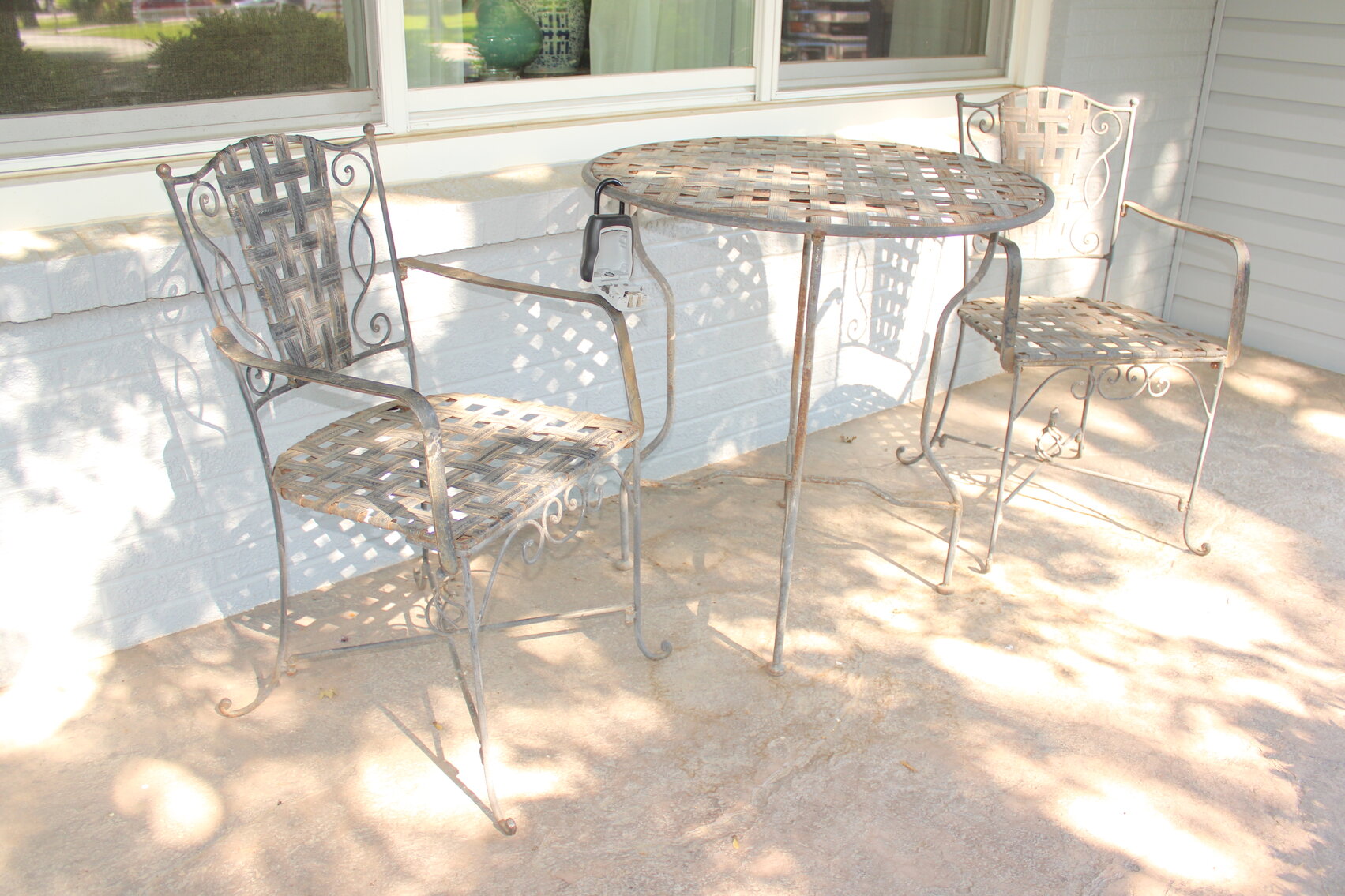 Image for LIVING ESTATE AUCTION