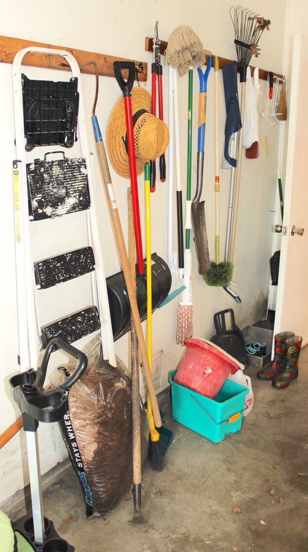 Image for LIVING ESTATE AUCTION