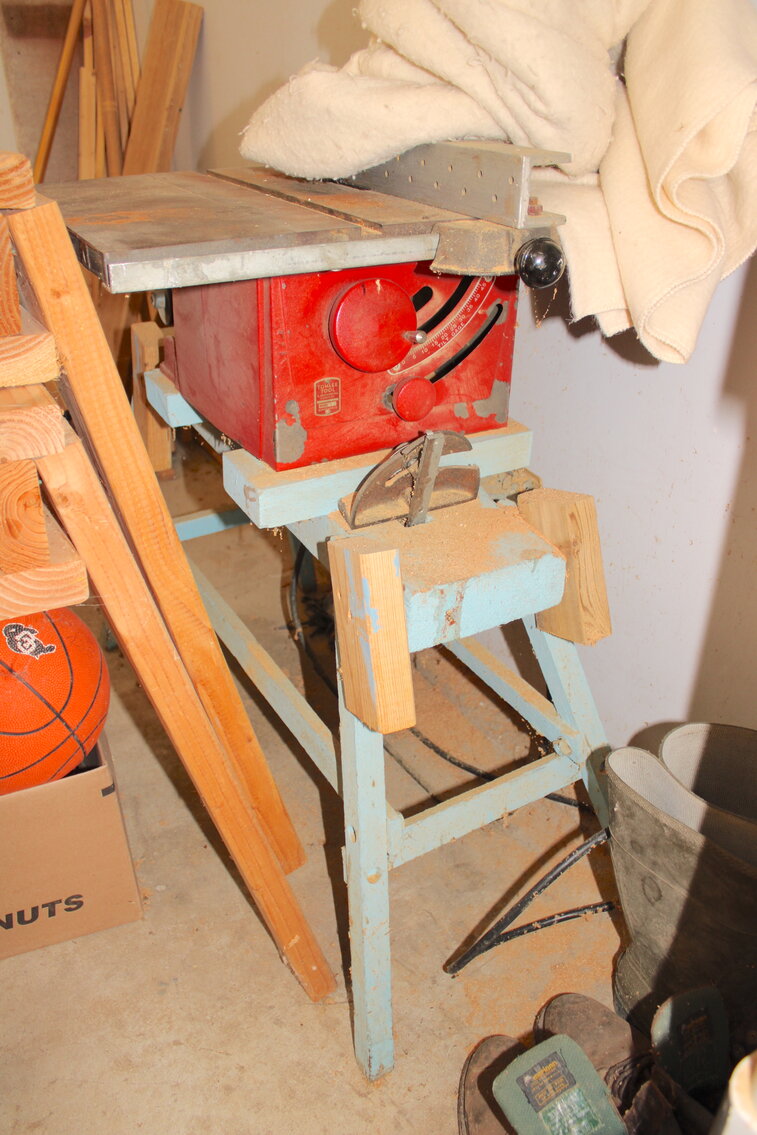 Image for LIVING ESTATE AUCTION