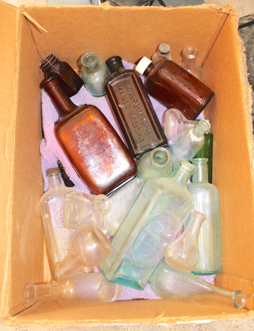 Image for LIVING ESTATE AUCTION