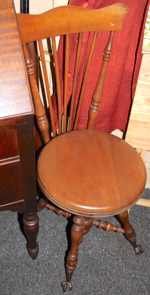 Image for LIVING ESTATE AUCTION