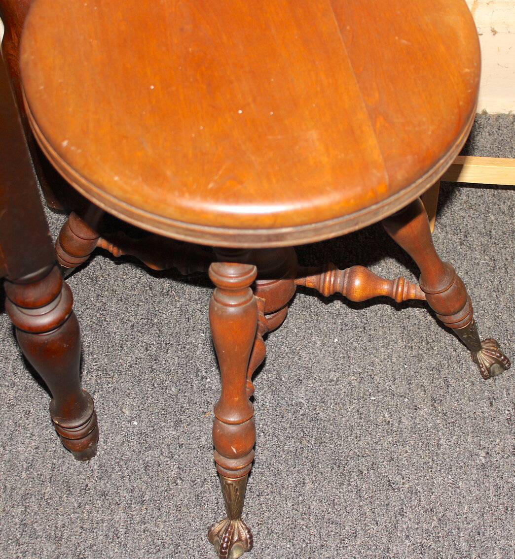 Image for LIVING ESTATE AUCTION