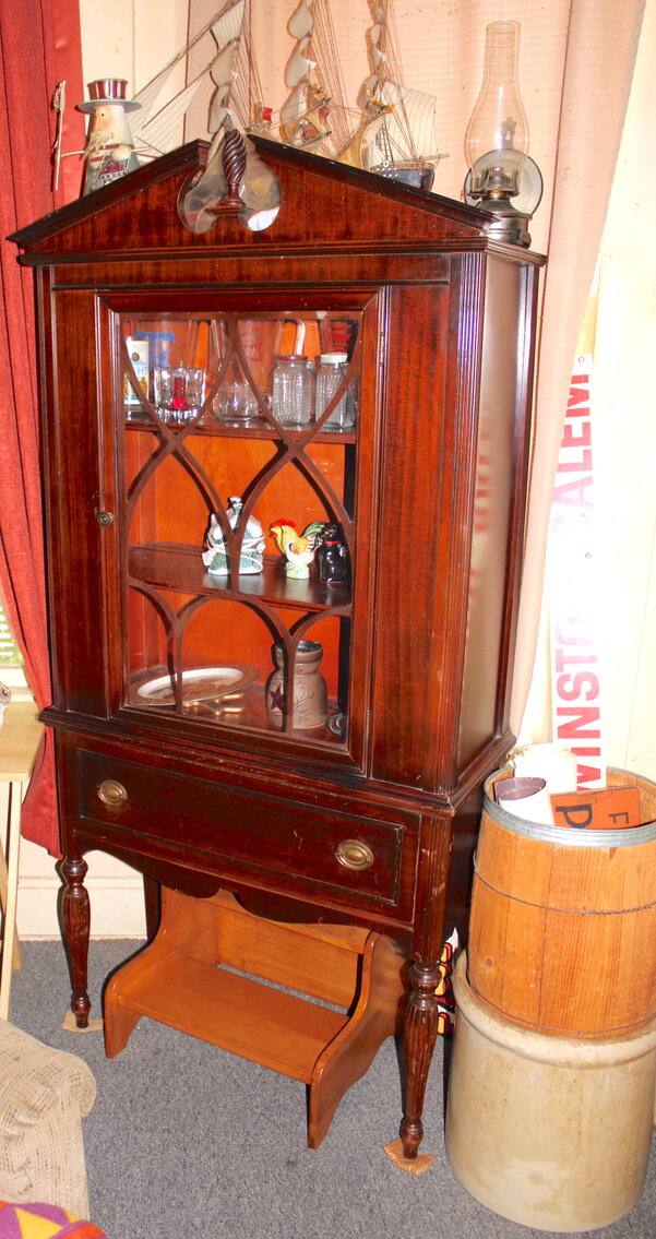 Image for LIVING ESTATE AUCTION