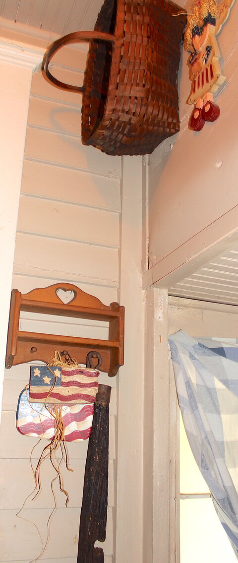 Image for LIVING ESTATE AUCTION