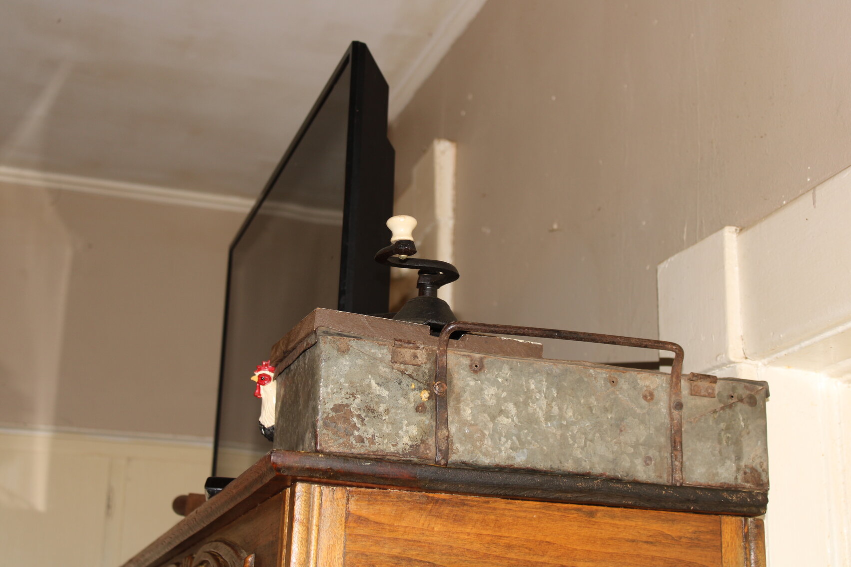 Image for LIVING ESTATE AUCTION