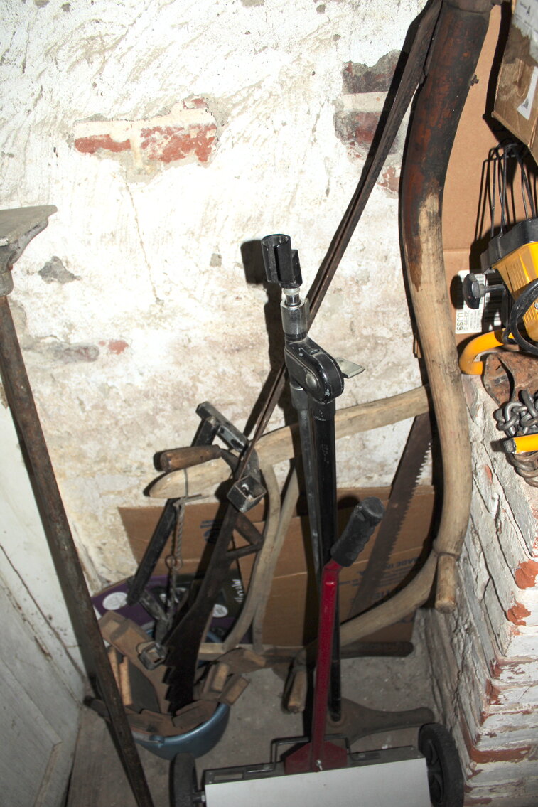 Image for LIVING ESTATE AUCTION