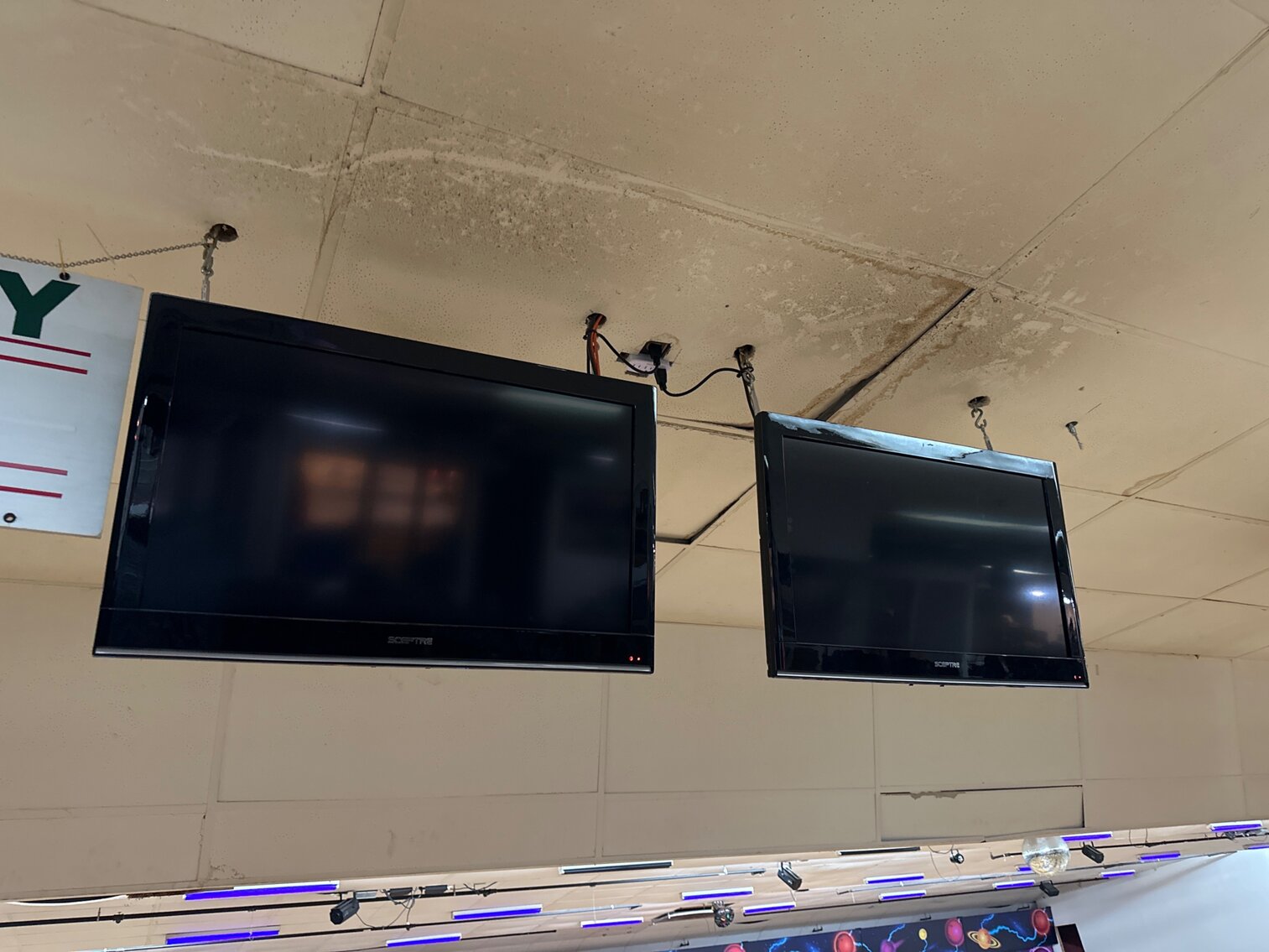 Electronic Scoring System-16 Screens, 8 Podiums