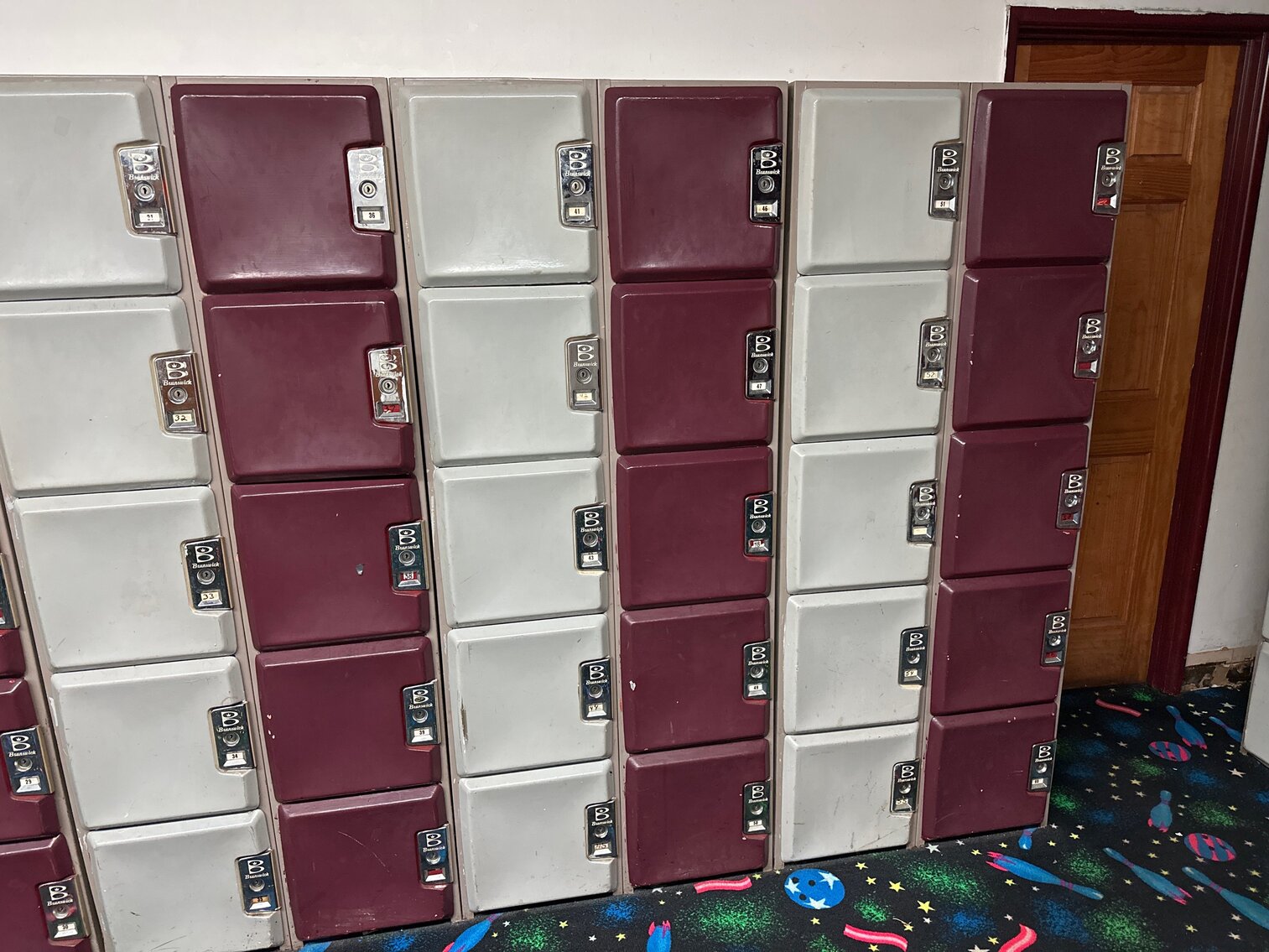 Brunswick Bowling Lockers 30-60 with Keys